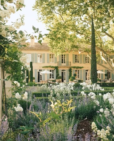 Melissa Penfold, White Home Exterior, White Exterior Houses, Glam Pad, Wooded Landscaping, Casa Exterior, Hello Lovely, French Chateau, French Countryside