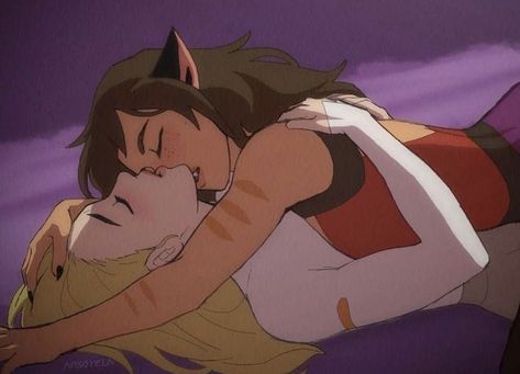 Catradora Fanart, She Ra Characters, Adora She Ra, She-ra Catra, Woman Loving Woman, Lesbian Art, She Ra Princess, Lgbt Art, She Ra Princess Of Power