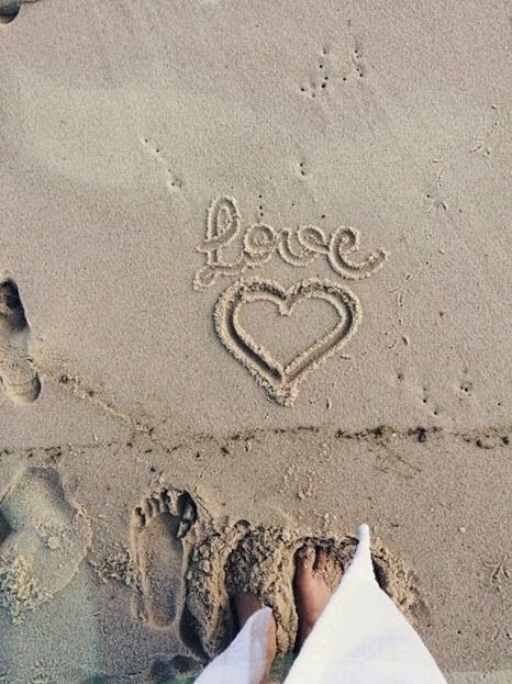 I Phone 7 Wallpaper, Romantic Pics, Sea Inspiration, I Love The Beach, Photo Couple, Beach Time, Beach Lovers, Beautiful Soul, Beach Sand