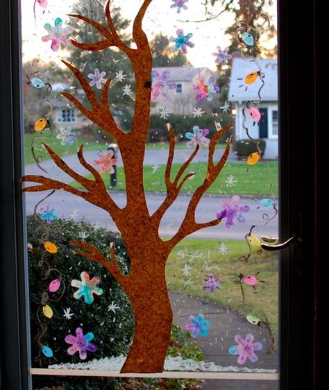 Winter window display the kids can create with painted coffee filters. #kidscrafts #parenting #art Winter Tree Crafts, Winter Window Display, Easter Crafts For Adults, Window Crafts, Coffee Filter Crafts, Spring Window, Winter Window, Coffee Filters, Window Art