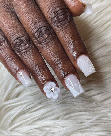 Cute Short Acrylic Nails Winter, Winter Nails Square Short, Nail Inspiration Winter, Friend Letters, White Short Nails, Overlay Ideas, Winter Nails Gel, Junk Nails, Acrylic Overlay