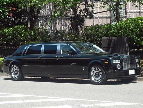 Vintage Limousines, Rolls Royce Limo, Rolls Royce Limousine, Rolls Royce Black, Tmax Yamaha, Classic Rolls Royce, Bentley Rolls Royce, Vintage Rolls Royce, Rich Cars