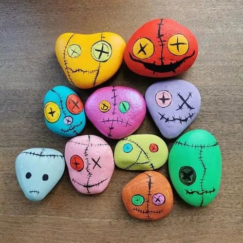 60+ Spooktastic Halloween Crafts and Dreadful Decorations - HubPages Painting Rocks Ideas Halloween, Beetlejuice Rock Painting, Simple Halloween Rock Painting Ideas, Easy Painted Rocks Ideas, Halloween Painted Rocks Ideas Easy, Halloween Rock Painting Ideas Easy, Halloween Rocks Painted Ideas, Rock Painting Ideas Halloween, Halloween Pebbles