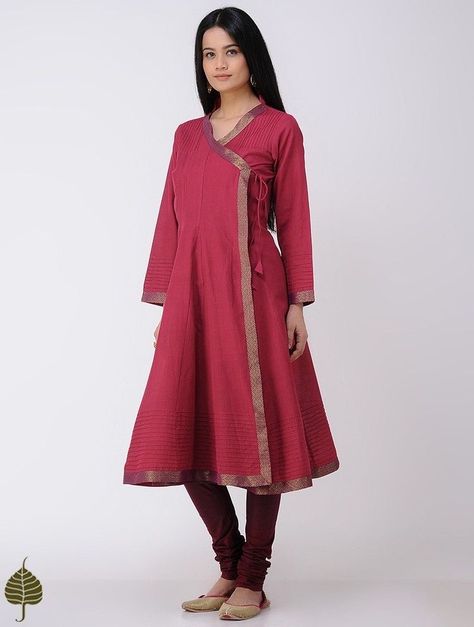 Zari Border Kurta Designs, Angharka Style Kurti, Angharka Style Frock, Angharka Style, Angarkha Kurti, Angrakha Style Dresses, Salwar Kurti, Simple Kurtis, Anarkali Designs