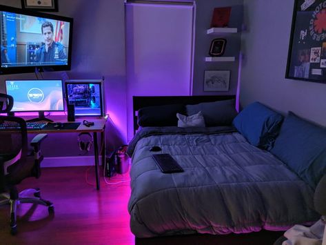 For a rainy night in, nothing beats being in my cozy room! - 9GAG Bilik Tidur Kecil, Gamer Bedroom, Small Game Rooms, Mens Bedroom Decor, Bilik Idaman, Chill Room, Boy Bedroom Design, Bedroom Setup, Bilik Tidur