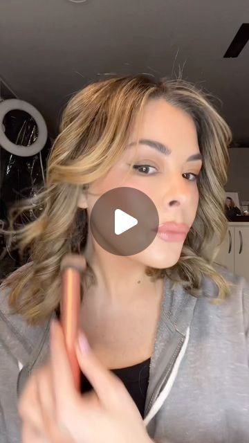 Contour Jowls, Contour Jawline, How To Blend Contouring, Contour Hacks, Jawline Contour, Jawline Contouring, Make Up Contouring, Contour Sticks, Erica Taylor