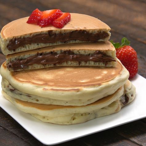 Stuffed Pancakes, Best Pancake Recipe, Nutella Recipes, Makanan Diet, Good Eat, Think Food, Puddings, Food Obsession, Cafe Food