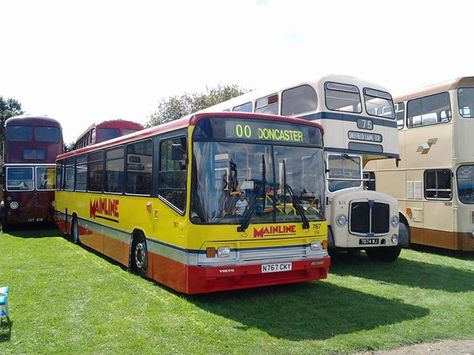 Great photo from South Yorkshire Transport Trust on Facebook: https://www.facebook.com/SYTTrust/photos/a.397660973579792.104395.193668707312354/851500258195859 #Mainline #Bus #SYT #SYPTE #Sheffield #SouthYorkshire South Yorkshire Transport, South Yorkshire, Bus Coach, Yorkshire England, Pinterest Marketing, Public Transport, Sheffield, Buses, Great Photos