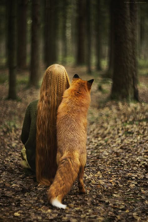 Alexandra Bochkareva, Animals And Humans, People And Animals, Fox Spirit, Photos Of People, Fox Girl, Orange Fox, Graphic Design Software, Beautiful Stories