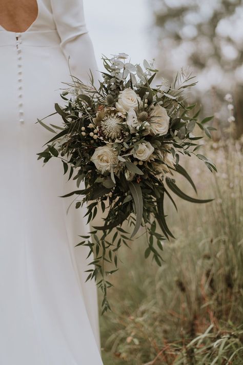 Bouquet With Thistle, Green And White Wedding Flowers, Cream Wedding Bouquet, Forest Green Wedding, Middleton Lodge, Dark Green Wedding, Olive Green Weddings, Greenery Wedding Bouquet, Simple Wedding Bouquets