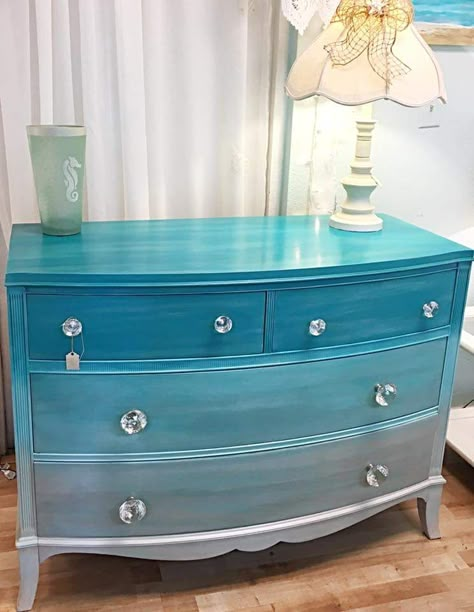 Mahogany Dresser, Muebles Shabby Chic, Coastal Country, Seaside Style, Dark Stain, Furniture Rehab, Painting Furniture Diy, Furniture Renovation, Funky Furniture