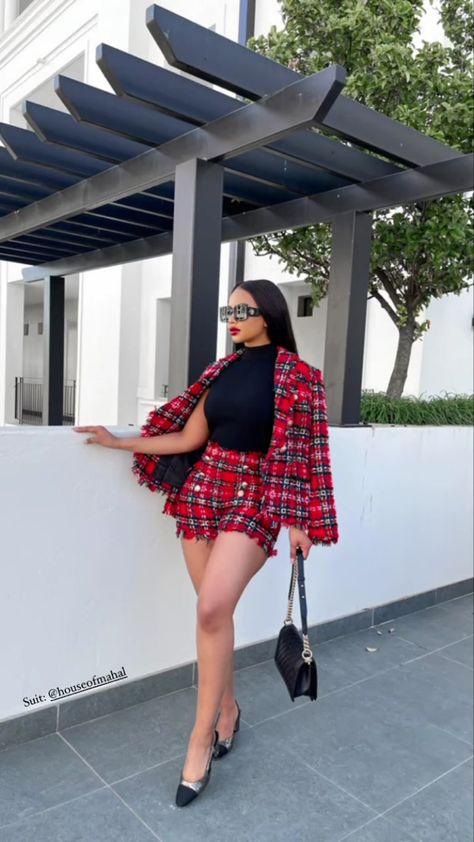 Tweed Outfit Black Women, Mihlali Ndamase Outfits, Preppy Black Women, Bridal Dresses Simple, Woman Fashion Winter, Bridal Dress Shopping, Elegant Bridal Makeup, Mihlali Ndamase, Tweed Outfits