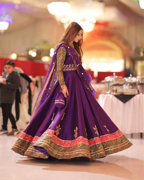 Faiza Saqlain on Instagram: “Our patron @arfa.maryam makes a head turning statement in Deleene, a raw silk lehnga choli adorned with gold handwork and…” Pakistani Dresses Party, Pakistani Women Dresses, Lehenga Designs Simple, Pakistani Wedding Outfits, Pakistani Fancy Dresses, Beautiful Pakistani Dresses, Bridal Dress Fashion, Pakistani Bridal Dresses, Simple Pakistani Dresses