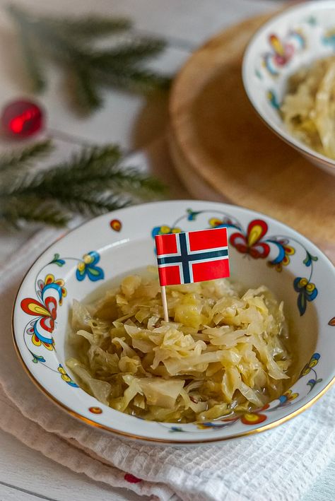 How to Make Authentic Norwegian Surkal – VEGAN! – Nikki Vegan Nikki Vegan, Hygge Recipes, Sauerkraut Recipe, Dash Diet Recipes, Easter Dishes, Sauerkraut Recipes, Norwegian Food, Vegan Roast, Scandinavian Food