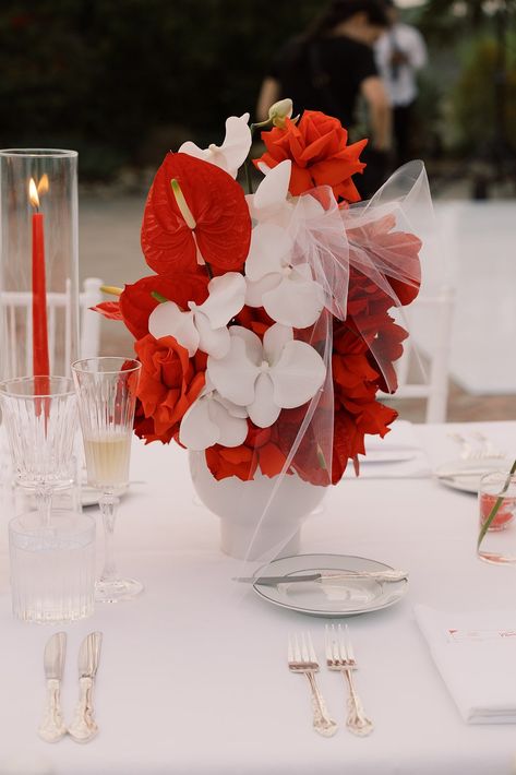 Red White And Black Wedding, Elvis And Priscilla Presley, White And Black Wedding, Elvis And Priscilla, Mic Drop, Table Styling, Table Inspiration, Priscilla Presley, American Wedding