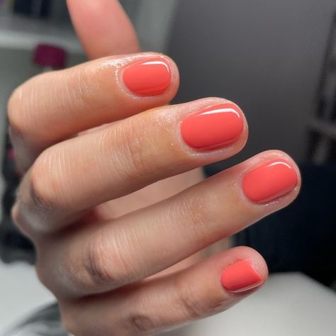 Coral nails bring a burst of vibrant energy to your fingertips, making them a fantastic choice for those who love adding a pop of color to their every... Pink Orange Coral Nails, Nail Polish Coral, Coral French Tip Nails Square, Nail Coral Color, Poppy Nail Color, Coral Nail Polish Colors, Vibrant Orange Nails, Light Coral Nail Color, Coral Manicure Ideas