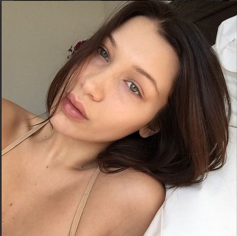 Celebrities Without Makeup: Instagram Selfies: Bella Hadid Celebs Without Makeup, Latest Makeup, No Makeup, Vogue Australia, Famous Models, Without Makeup, Celebrity Makeup, Free Makeup, Bella Hadid