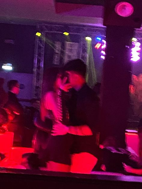 Night Club Couple Aesthetic, Couple In Club Aesthetic, Couple Soiree, Club With Boyfriend, Couple Clubbing, Party Couple Pictures, Club Couple Aesthetic, Couple Night Out Aesthetic, Party Couple Aesthetic