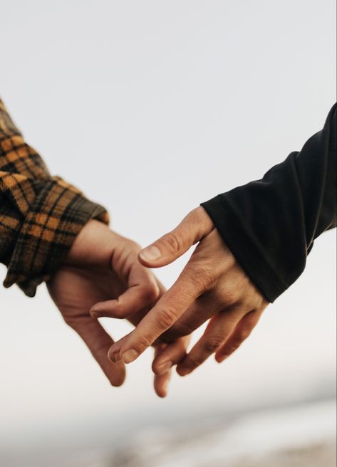 Holding Hands Photography, Hands Couple, Hands Photography, Hand Photography, Utah Wedding, Couple Photography Poses, Beach Photoshoot, Portrait Poses, Couple Shoot