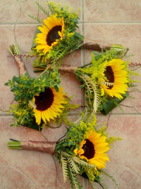 Single Stem Sunflower with Foliage - Warmth and Happiness: 20 Perfect Sunflower Wedding Bouquet Ideas - EverAfterGuide Sunflower Bridesmaid Bouquet, Wedding Flowers Sunflowers, Sunflower Wedding Bouquet, Bridesmaids Bouquets, Sunflower Bouquets, Sunflower Wedding, Deco Floral, 50th Wedding, Bridesmaid Bouquet