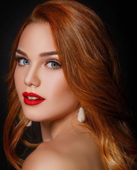 Heterochromia Iridum, Heterochromia Eyes, Redhead Girl, Red Lip, Red Lipstick, Red Lips, Redheads, Red Hair, Tumblr