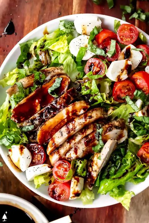 Chicken Caprese Salad {with Balsamic Reduction!} - Little Pine Kitchen Mediterranean Chicken Marinade, Chicken Caprese Salad, Greek Chicken Marinade, Basil Salt, Chicken Caprese, Rotisserie Chicken Salad, Mozzarella Balls, Chicken Plating, Olive Oil Garlic