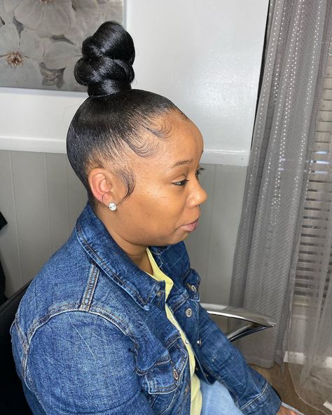 Top Knot Bun African American, Top Knot Bun Black Women, Sleek Top Knot Bun, Ninja Bun, Hot Hairstyles, Knot Ponytail, Shaved Side, Bantu Knot, Black Ponytail