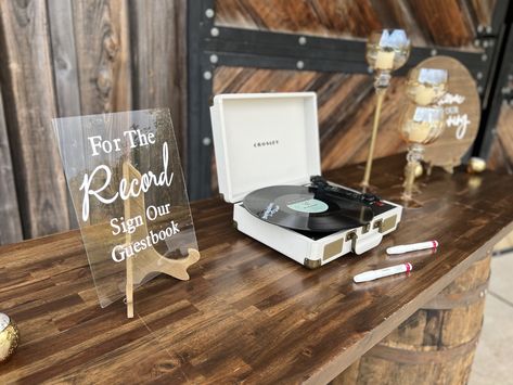 Spin the record, leave a message, celebrate the love! 🎼 ❤️ #SandyCreekFarms #guestbookideas #musicloverswedding #weddinginspiration #uniqueguestbook #weddingguestbook #recordplayer #musicalwedding #tennesseewedding #fortherecord #nashville #weddingvenue #barnwedding Music Lovers Wedding, Unique Guest Book, Tennessee Wedding, April 4, Wedding Guest Book, Barn Wedding, Guest Book, Nashville, Wedding Venues