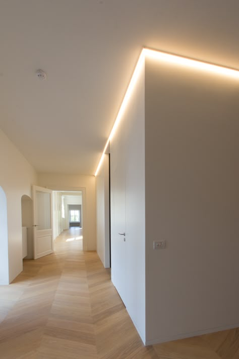 Concealed Door, House Ceiling Design, Ceiling Design Living Room, Cove Lighting, Led Color Changing Lights, Dekorasi Kamar Tidur, Ceiling Light Design, 아파트 인테리어, Led Strip Lights