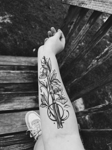 Luna Wand Tattoo, Harry Potter Wand Tattoo Design, Harry Potter Wand Tattoo Arm, Herbology Harry Potter Tattoo, Hermione Wand Tattoo, Wand Tattoo Ideas, Harry Potter Spine Tattoo, Harry Potter Patchwork Tattoo, Wand Tattoo Harry Potter