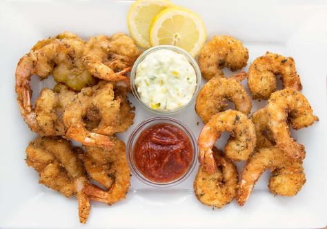 My restaurant-style Fried Shrimp is amazingly easy to make. You'll amaze your family and friends with perfect fried shrimp in your own home! How To Fry Shrimp, Frying Shrimp, Fish Fry Seasoning, Crispy Fried Shrimp, Fry Shrimp, Fry Seasoning, Louisiana Fish Fry, Shrimp Cocktail Sauce, Homemade Cocktail Sauce