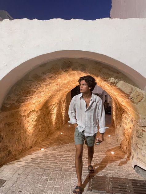 Summer Europe Outfits, Beach Outfit Men, Guys Fits, Guy Fits, Mens Summer Outfits, Boy Fits, Europe Outfits, Mens Casual Dress Outfits, Mens Outfit Inspiration