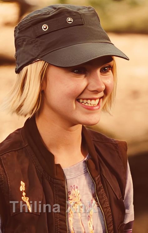 Leslie Burke, Bridge To Terabithia, Annasophia Robb, Aesthetic Photos, Movie Star, The Net, Aesthetic Photo, Movie Stars, Bridge