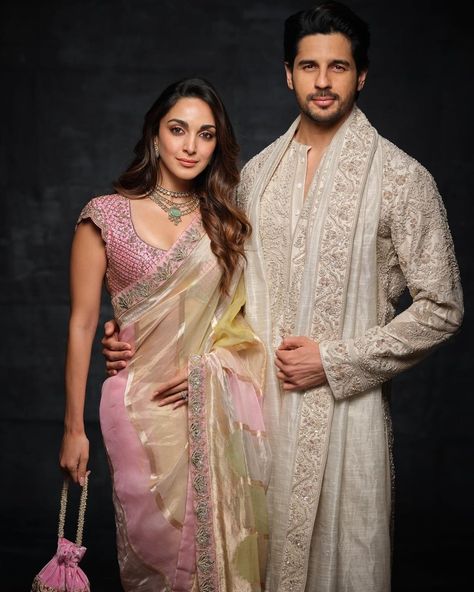 Sidharth Malhotra, Sequin Saree, Bollywood Couples, Manish Malhotra, Kiara Advani, Indian Attire, Work Sarees, Manish, Traditional Sarees