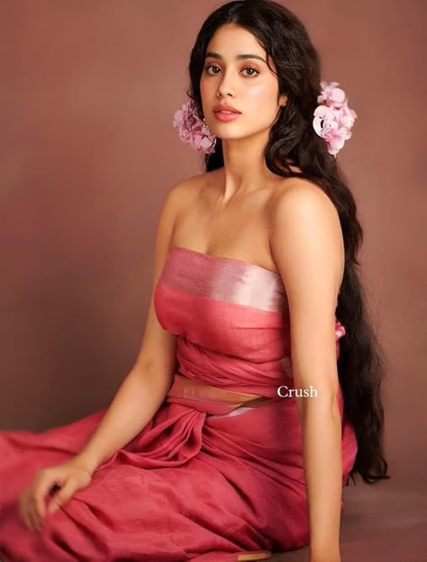 Jhanvi Kapoor Aesthetic, Jhanvi Kapoor Photoshoot, Janvi Kapoor Photoshoot, Janhvi Kapoor Photoshoot, Desi Photoshoot Ideas Indoor, Janhvi Kapoor Aesthetic, Vine Colour Saree, Jahnvi Kapoor Desi Style, Hot Pink Dress Makeup Ideas