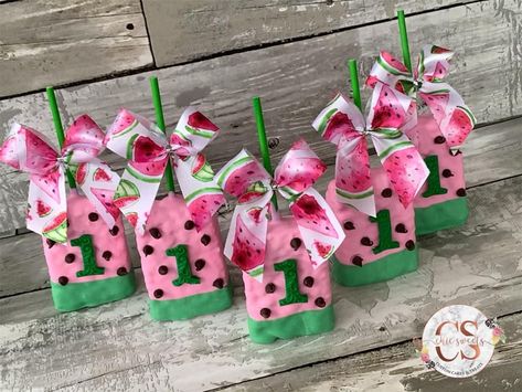 One In A Melon Treats, One In A Melon First Birthday Treats, One In A Melon First Birthday Food Ideas, One In A Melon First Birthday Centerpiece, One In A Melon Centerpieces, Watermelon Centerpiece Birthday, Watermelon Party Theme, Watermelon Birthday Party Theme, Watermelon 1st Birthday