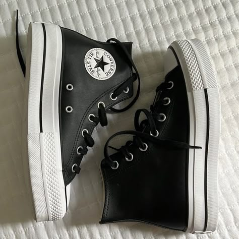 Leather black converse platform high tops Leather High Top Converse, Aesthetic Shoes Black, High Platform Converse, Heels Converse, Platform Leather Converse, Converse Platform Shoes, Converse All Black, Leather Platform Converse, Cool Platform Converse