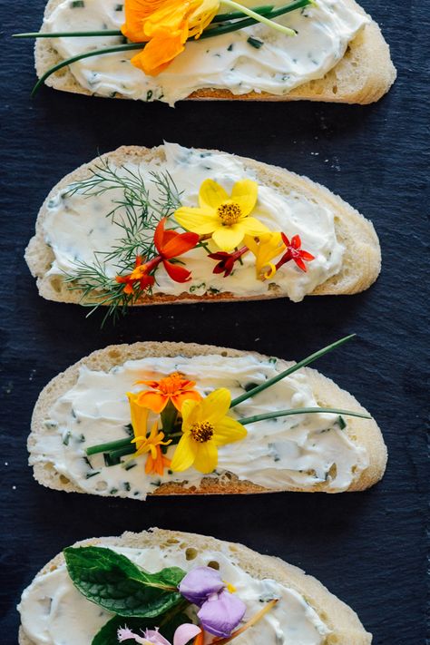 Cream Cheese and Chive Sandwiches with Edible Flowers - Buttered Side Up Little Sandwiches, Cream Cheese Sandwiches, Edible Flowers Recipes, Dandelion Recipes, Tea Sandwiches, Flower Food, Flowering Plants, Greens Recipe, Spring Recipes