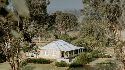 Australian Country House Farmhouse, Australian Homestead, Australian Country Houses, Farm Retreat, Limestone House, Australian Farm, Farm Shed, Australia House, Colonial Farmhouse