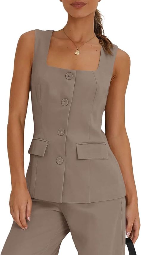 Business Chic Style, Chaleco Casual, Office Uniform, Stripped Tops, Fashion Vocabulary, Professional Wear, Peplum Styles, Suit Vest, Work Wardrobe