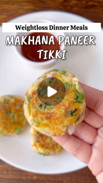 468K views · 12K likes | Aarzoo Sethi on Instagram: "WEIGHTLOSS DINNER MEALS  MAKHANA PANEER TIKKA🧆  Unveil the magic of our weight loss Makhana Paneer Tikka – a symphony of Makhana, Paneer & Veggies making weight loss delicious. Each ingredient packed with health benefits🍃✨  ✅ Helps in weight loss  ✅ Supports digestive health  ✅ Promotes muscle health ✅ Promotes heart health  Recipe :   Blend ½ cup Makhana Add ¼ cup Water Add Veggies of your choice Add ½ cup Grated Paneer Add 2 Tbsp Besan Salt as per taste Add ½ Tsp Cumin powder Add some Coriander Leaves Combine well & shape it Add 1 Tsp oil & cook well And it’s ready to be served! 😋  Follow @dietnaree for more such content on weightloss, tips & detox plans! 🤩  ( nutritionist, dietician, weightloss recipes, recipes, makhana paneer tik Panner Recipes Healthy For Diet, Paneer Dinner Recipes, Paneer Diet Recipes, Healthy Diet Plans Indian, Healthy Paneer Recipes, Paneer Recipes Indian, Healthy Paneer Recipes For Diet, Veg Diet Plan For Fat Loss Indian, Paneer Snacks