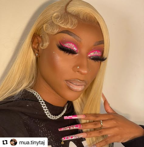 Hot Pink Makeup Ideas, Full Glam Makeup Looks Black Women Pink, Glam Makeup Pink, Silver Glitter Makeup, Purple Makeup Looks, Silver Makeup, Birthday Makeup Looks, Light Makeup Looks, Prom Eye Makeup