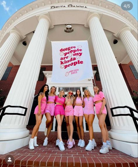 Gphi Bid Day Themes, Sorority Work Week, Vsco Ideas, Abc Party Costumes, Sorority Poses, Abc Party, Sorority Girls, Sorority Recruitment Outfits, Sorority Ideas