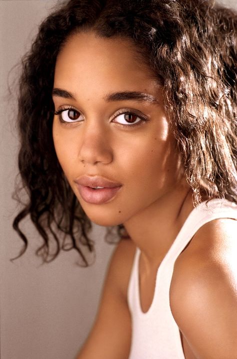 Acting Headshots Black Women, Nyc Headshots, Celebrity Headshots, Headshots Ideas, Headshot Photoshoot, Laura Harrier, Portfolio Shoot, Headshot Ideas, Model Headshots