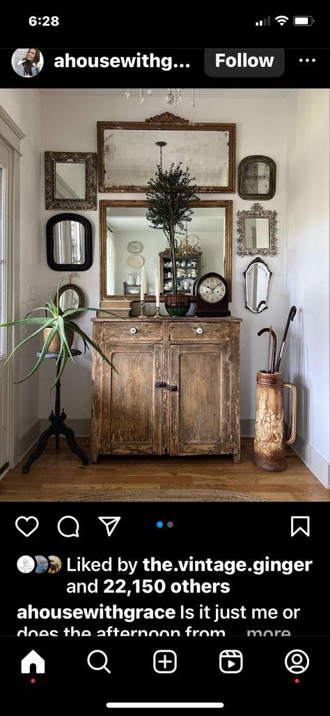 Gallery Wall Foyer, Eclectic Mirror, Antique Gallery Wall, Rustic Modern Decor, Entryway Gallery Wall, Vintage Entryway, Antique Living Room, Small Gallery Wall, Mirror Gallery