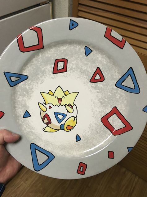 Togepi plate! Color me mine Hillsboro, OR Pokémon Pottery, Pokemon Pottery Painting, Pokemon Plate, Pokemon Pottery, Ceramic Things, Diy Pokemon, Pottery Idea, Paint Pottery, Diy Keramik