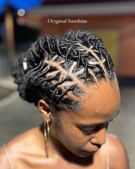 . . . . . . . #oryginalsunshine #971 #locstyles #bun #locks #twist #loctician #fwi #reels #hairstyle #locs #loclivin #guadeloupe #mood #women #locsrock #blackhair #art #womanwithlocs #beautiful #respectmyhair #island Hairstyle Locs, Dread Styles, Short Locs, Short Locs Hairstyles, Dreadlock Styles, Dreads Styles, Dreadlock Hairstyles, Locs Hairstyles, Loc Styles