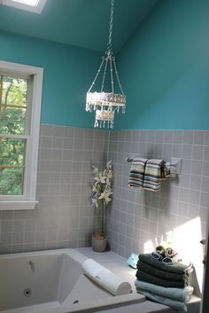 grey and teal bathroom - Google Search Peacock Bathroom Decor, Peacock Bathroom, Unusual Bathrooms, Teal Bathroom Ideas, Aqua Bathroom, Turquoise Bathroom, Teal Bathroom, White Tub, White Bathroom Decor