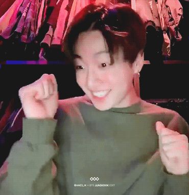 Jungkook Funny Gif, Jungkook Cute Gif, Jungkook Dance, Gif Kpop, Bts Twitter, Bts Cute, Jeongguk Jeon, Gift Aesthetic, Happy Gif