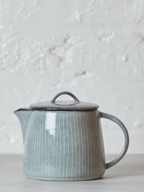 Pottery Tea Pots, Tea With Friends, Stoneware Teapot, Porcelain Tableware, Pottery Inspo, Table Ware, Ceramic Teapot, Broste Copenhagen, Teapots And Cups